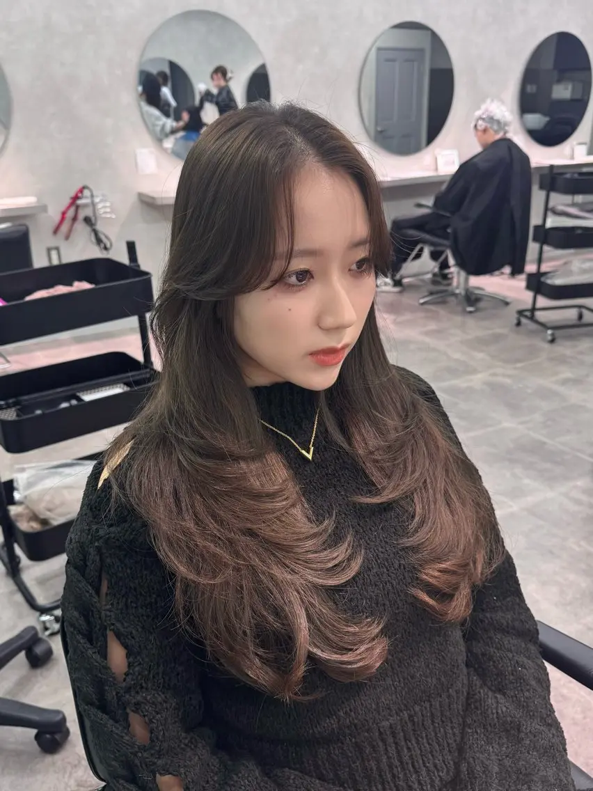 ロング カラー ベージュカラー ブリーチ ブリーチなしカラー 韓国風ヘア レイヤーカット カット ヘアカラー トリートメント 韓国レイヤーカット /千葉/shimonのヘアスタイル