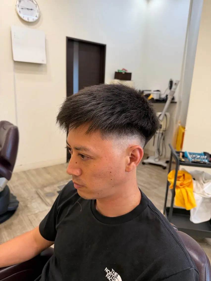 ショート メンズ 呉屋 俊介のヘアスタイル