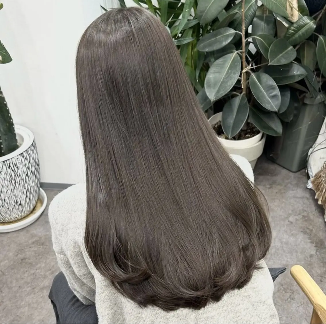 ロング カラー 井上 萌のヘアスタイル
