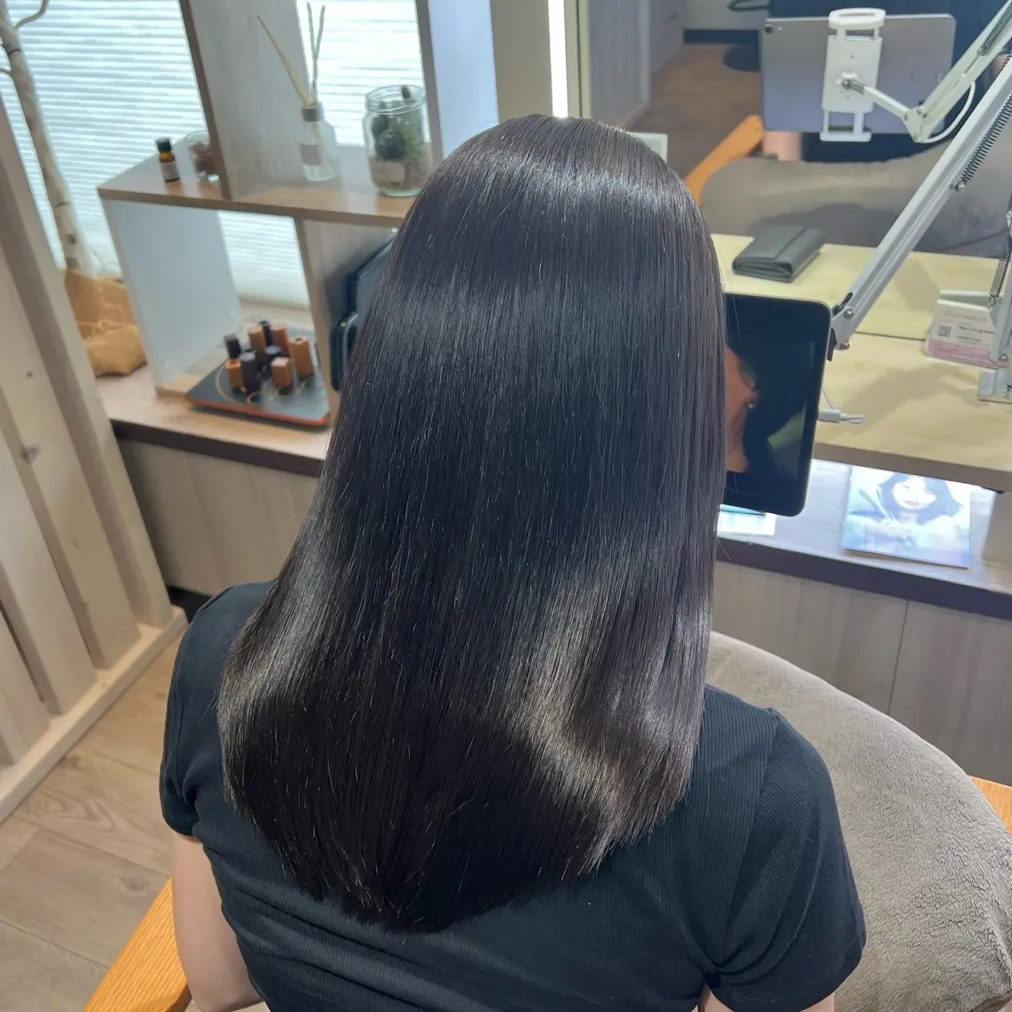 カラー ブラウンカラー オリーブブラウン AmiDA 常光のヘアスタイル