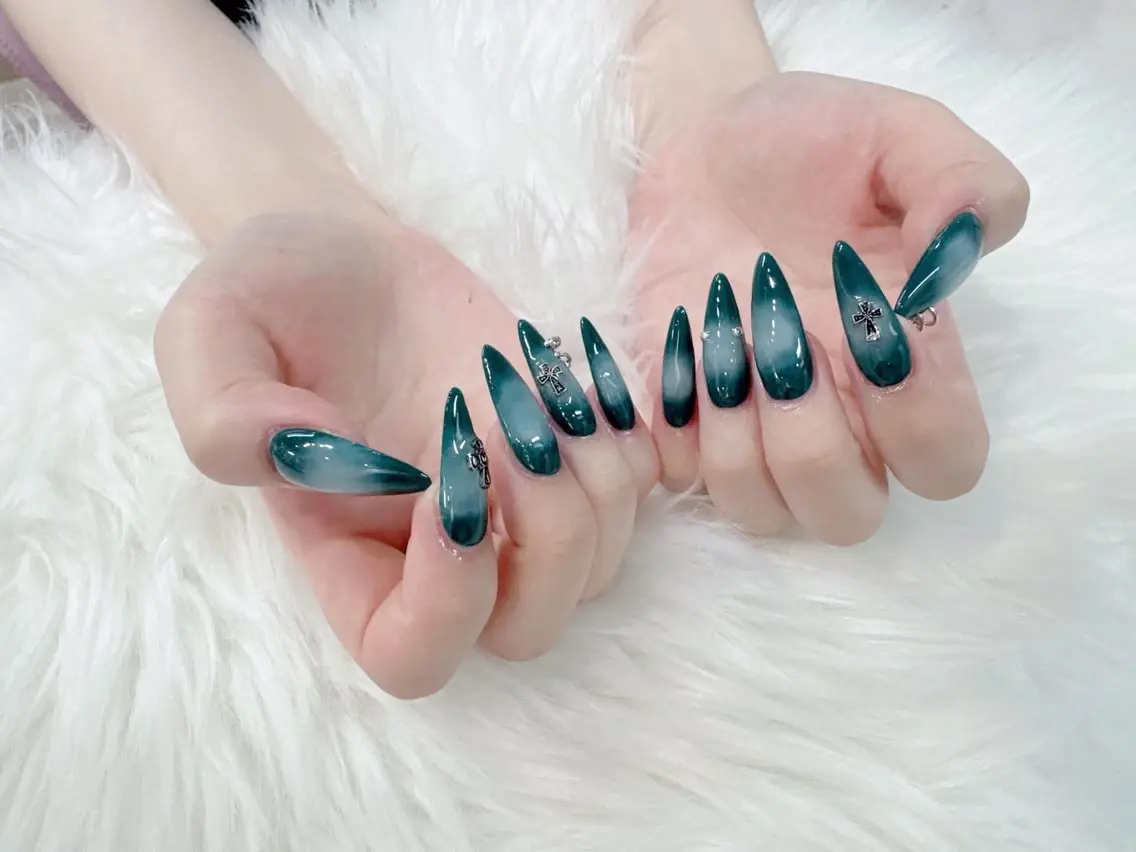 ネイル 水色 マグネットネイル ニュアンスネイル オフィスネイル ワンカラーネイル ハンドネイル Squen Nail shinjukuのネイルデザイン