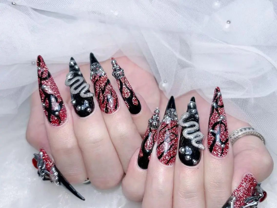 ネイル 長さ出し キラキラネイル 韓国ネイル ロングネイル マグネットネイル ハンドネイル ハンドケア Akira✨ nailのネイルデザイン