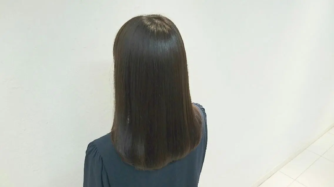 セミロング 透明感ハイライト◎ 伊藤夏海のヘアスタイル