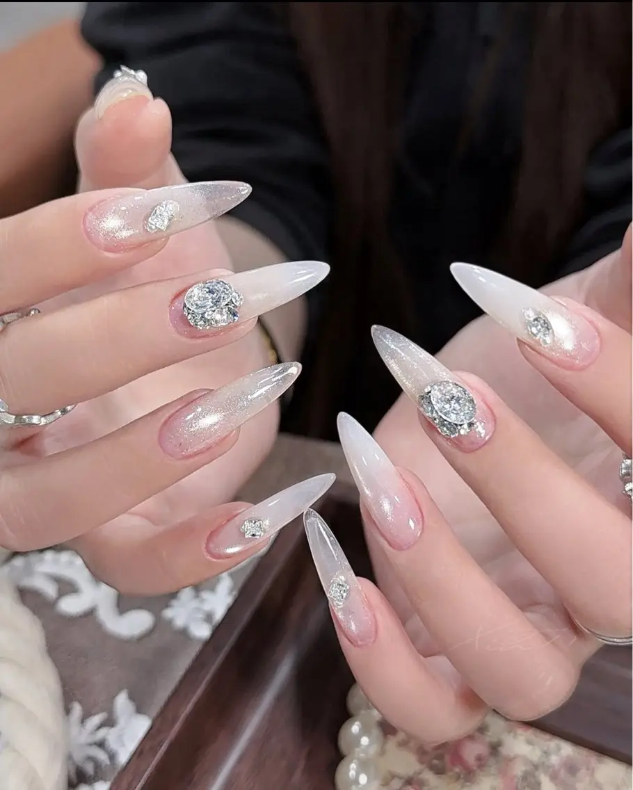 ネイル アートネイル チークネイル ドット フットネイル フレンチネイル ハンドネイル フットネイル 🌱Rina🎀 Mikaのネイルデザイン