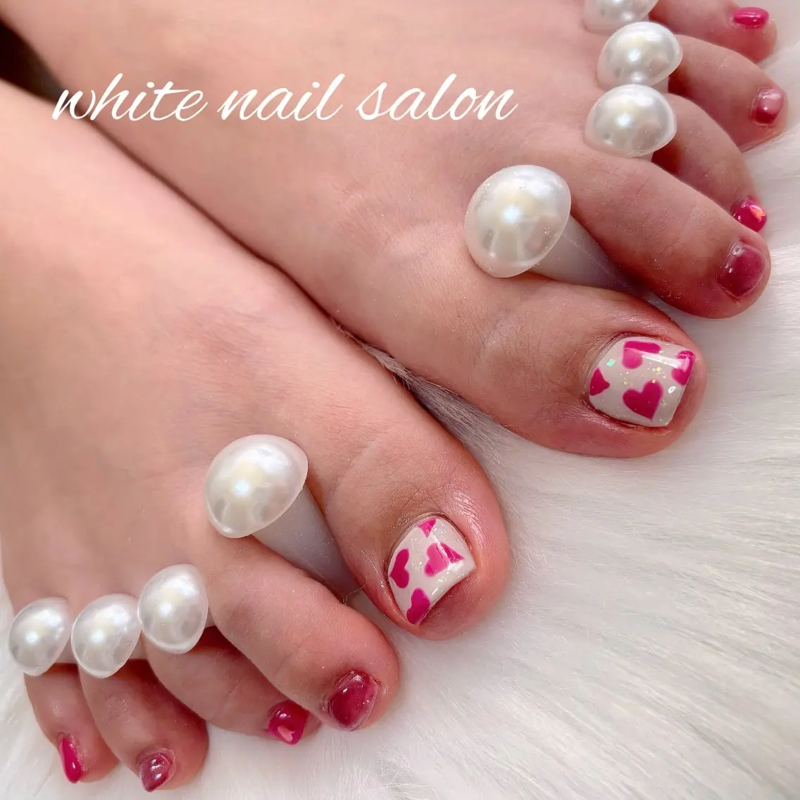ネイル フットネイル ラメ(グリッター) フットネイル white nail salonのネイルデザイン