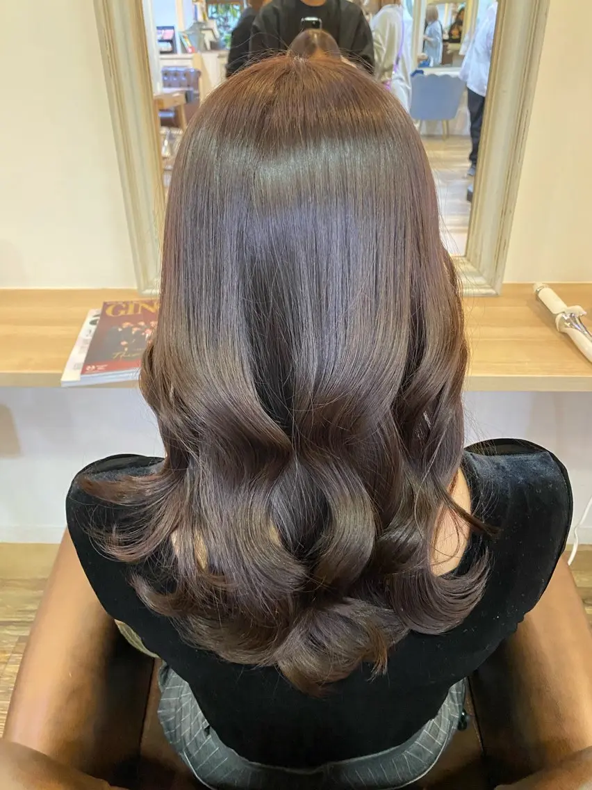 セミロング カラー ヘアカラー トリートメント 服部 樹季のヘアスタイル