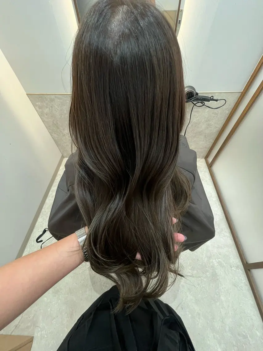 ロング カラー 透明感カラー カット ヘアカラー トリートメント 原田 愛梨のヘアスタイル
