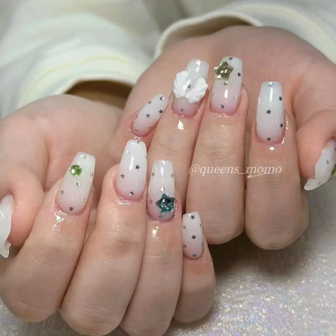 ネイル ハンドネイル Queens テイのネイルデザイン