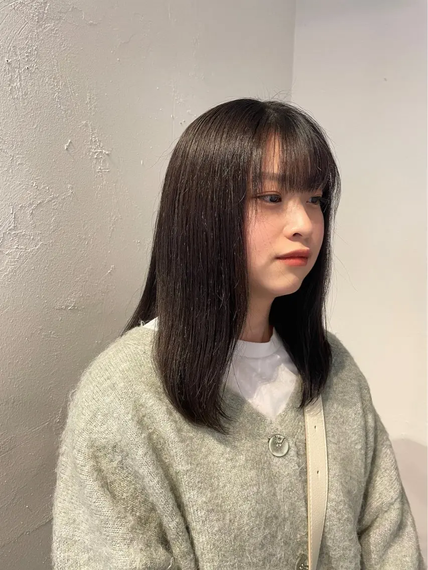 セミロング カラー ヘアアレンジ mina / 透明感ベージュカラーのヘアスタイル