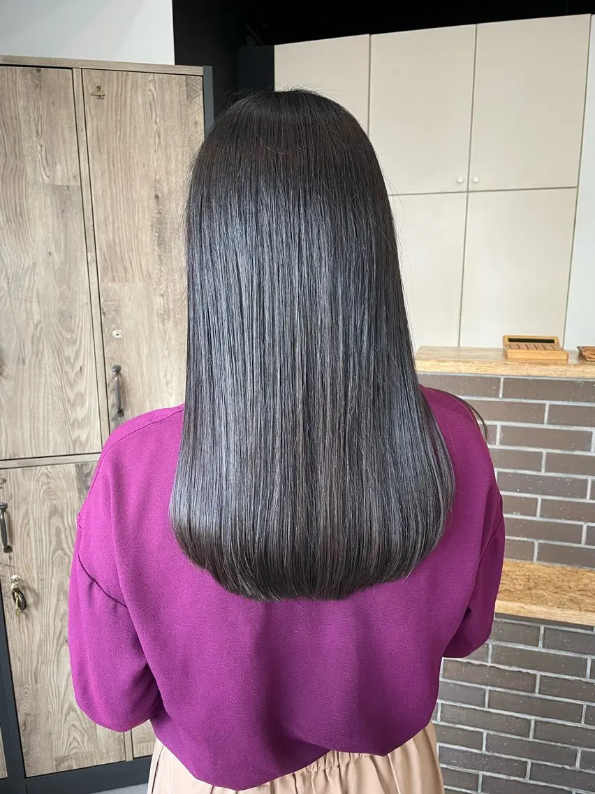 ロング 新岡 萌乃のヘアスタイル