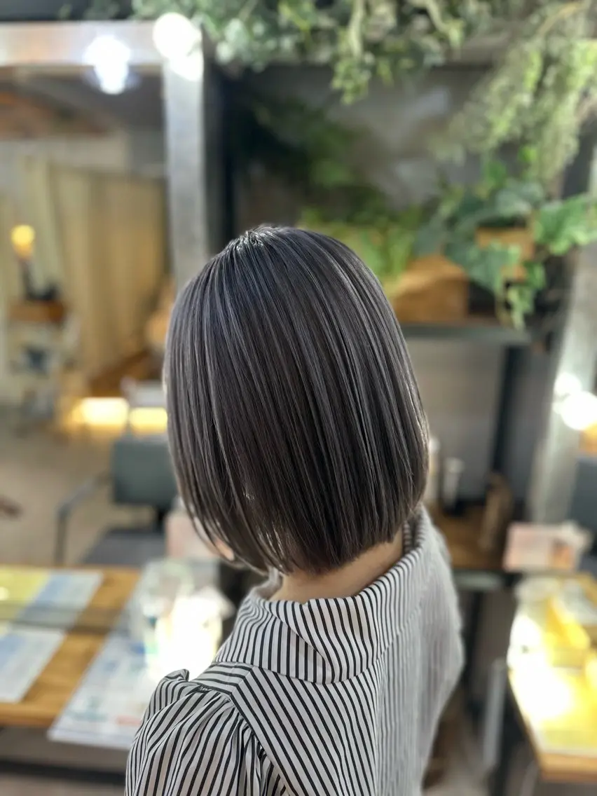 ショート カラー グレージュ シルバー シルバーグレージュ 溜一太／似合わせ/ メンズカットのヘアスタイル