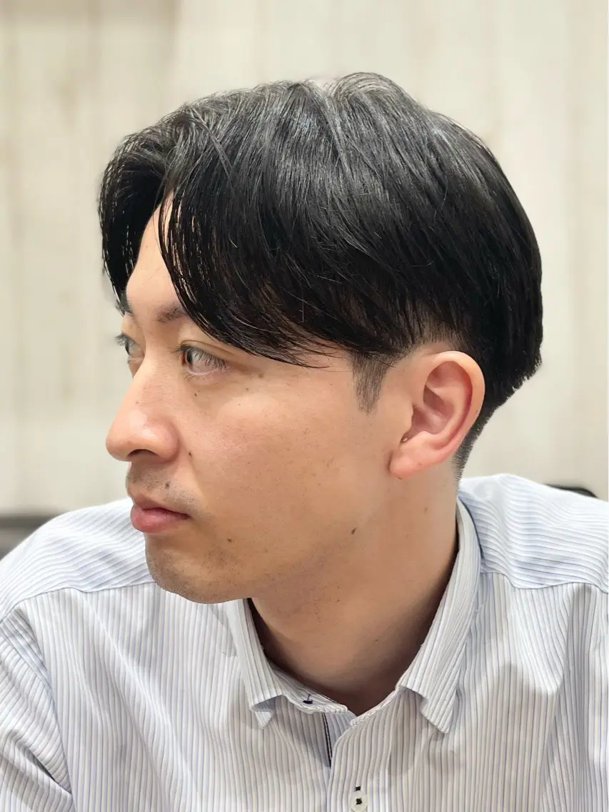 ミディアム 安彦 健太郎のヘアスタイル