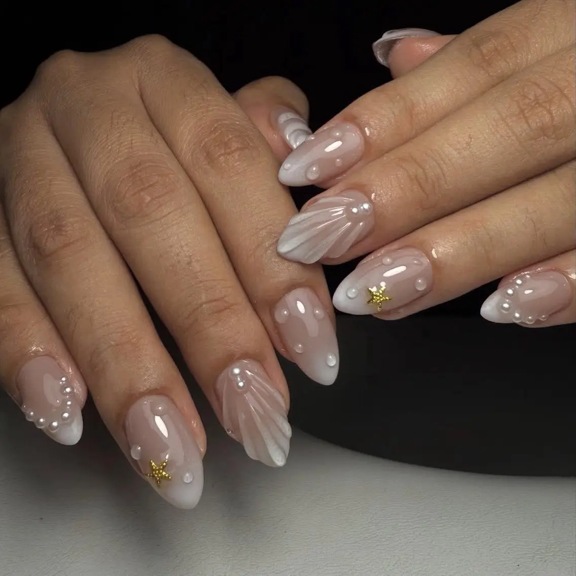 ネイル 長さ出し フレンチネイル ジェルネイル ガラスフレンチ 韓国ネイル ハンドネイル Minette nailHuongのネイルデザイン