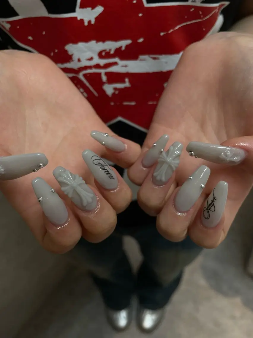 ネイル 長さ出し ハンドネイル Kuwata Arisa⋆🍒⭒˚のネイルデザイン