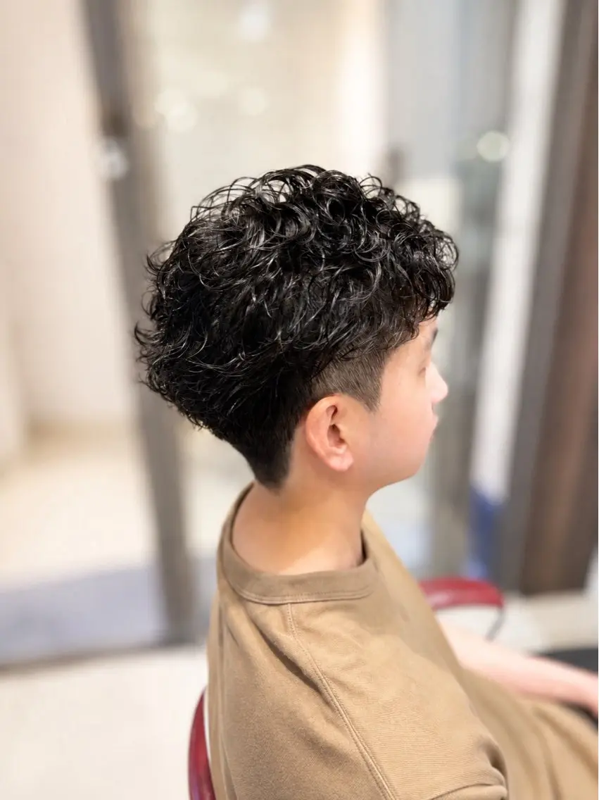 パーマ メンズ 鈴木 瑛介のヘアスタイル