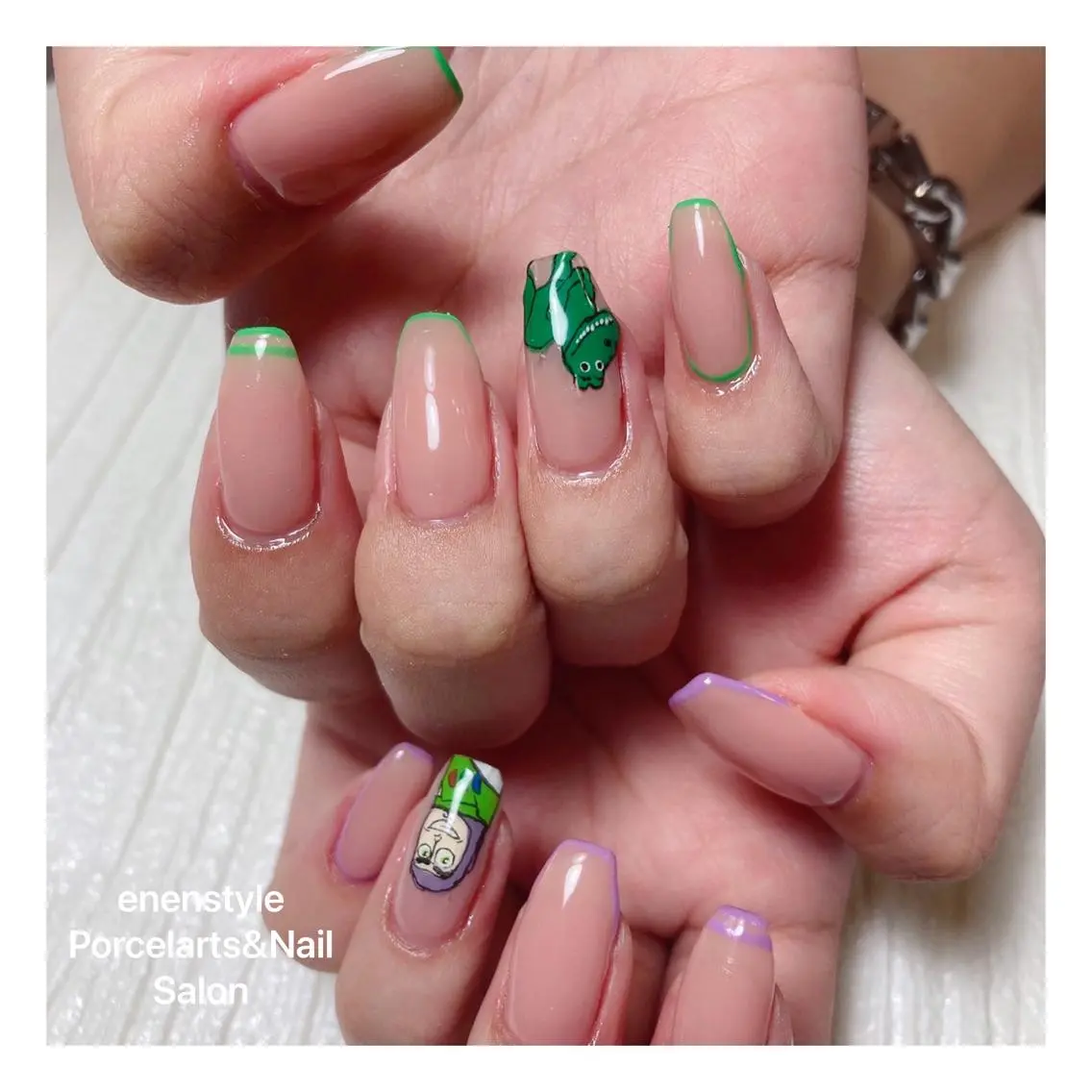 ミディアム ネイル 🐾enen style 🐾のネイルデザイン