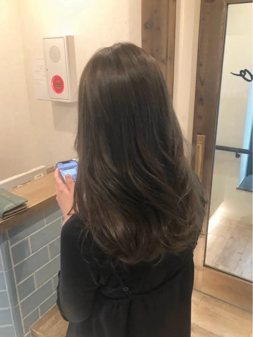 セミロング カラー ヘアカラー トリートメント 🩵ナチュラルカラー 🩵モモのヘアスタイル