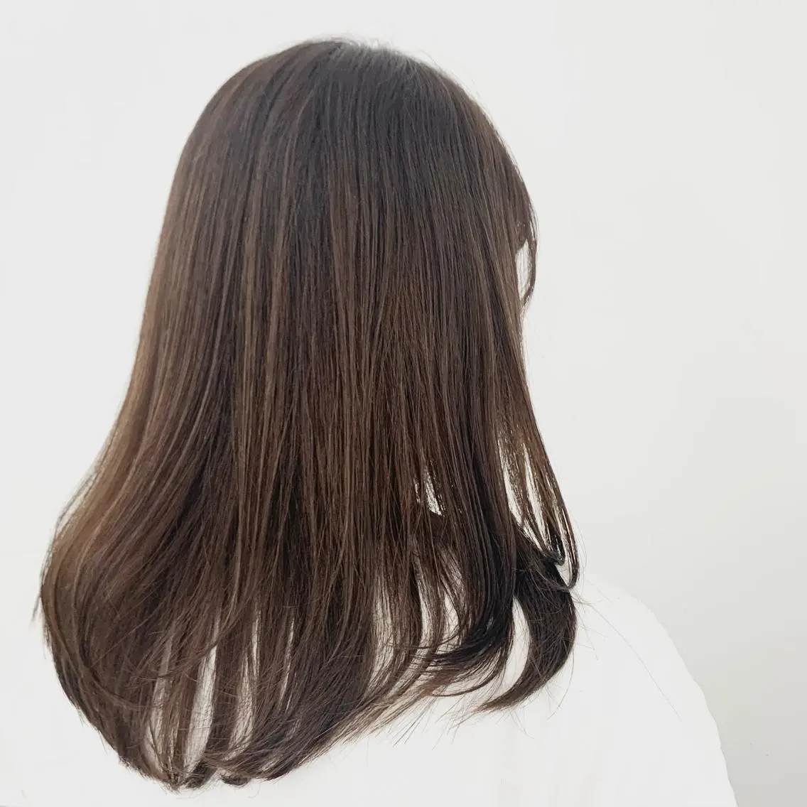 セミロング カラー パーマ ヘアアレンジ メンズ キッズ ネイル マツエク・マツパ カット ヘアカラー レイヤーカット/ 巻ける縮毛矯正のヘアスタイル