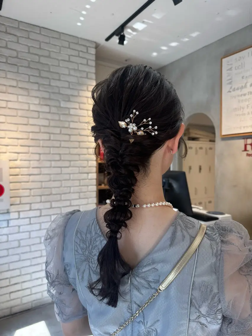 セミロング ヘアアレンジ ヘアセット red neo あいりのヘアスタイル