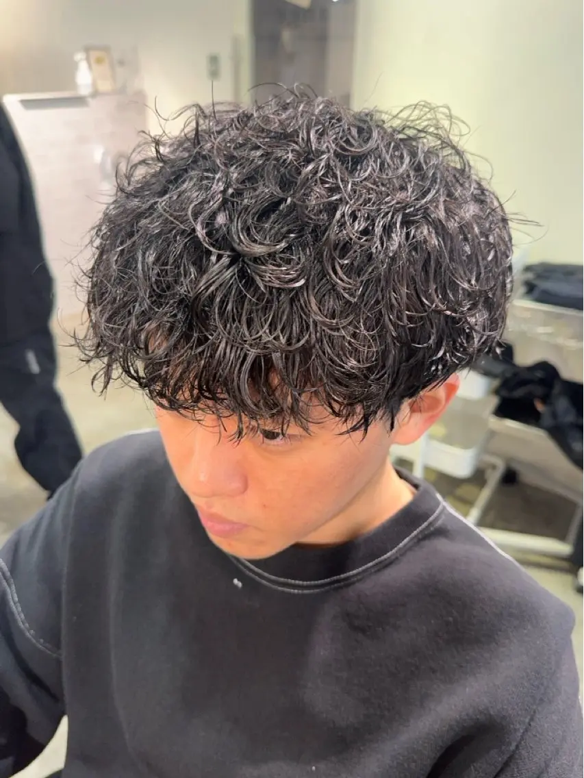 ショート パーマ メンズ メンズパーマ 波巻きパーマ men'sモテ 髪🫧シオンのヘアスタイル