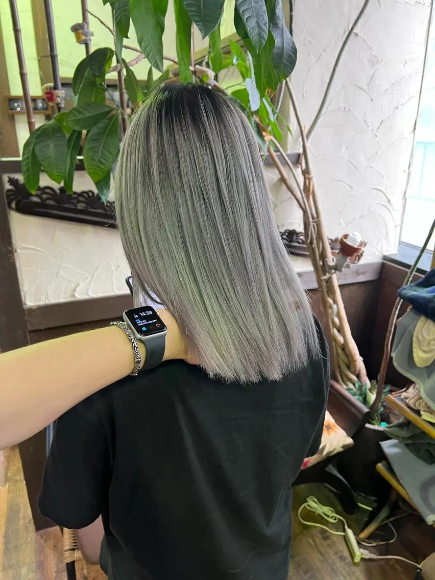 【ミニモ限定】バレイヤージュ(シャドールーツ)(ブリーチ込)の写真