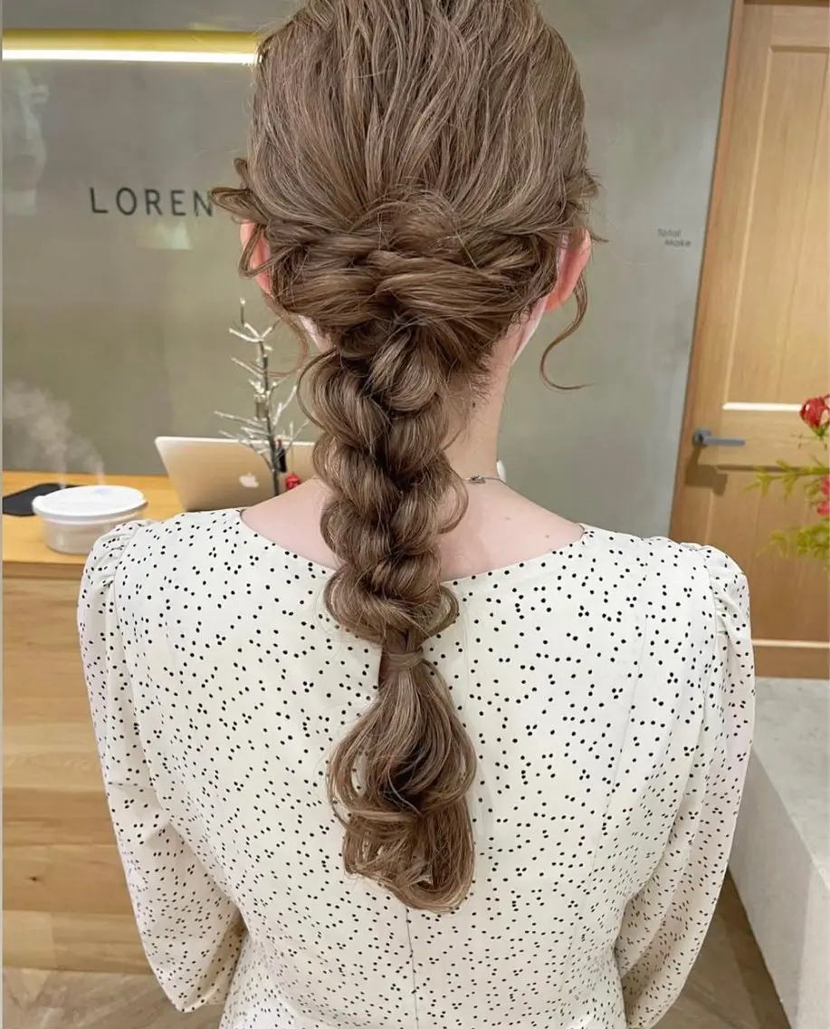 ヘアアレンジ ヘアセット ☪️ブリーチ特化施術 /レイヤー🪽aiのヘアスタイル