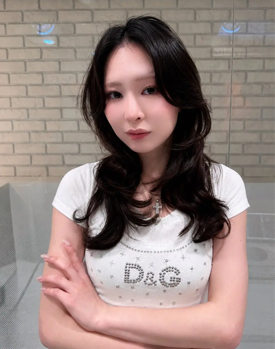 ミディアム rio韓国レイヤー ♡美髪縮毛トレンドのヘアスタイル