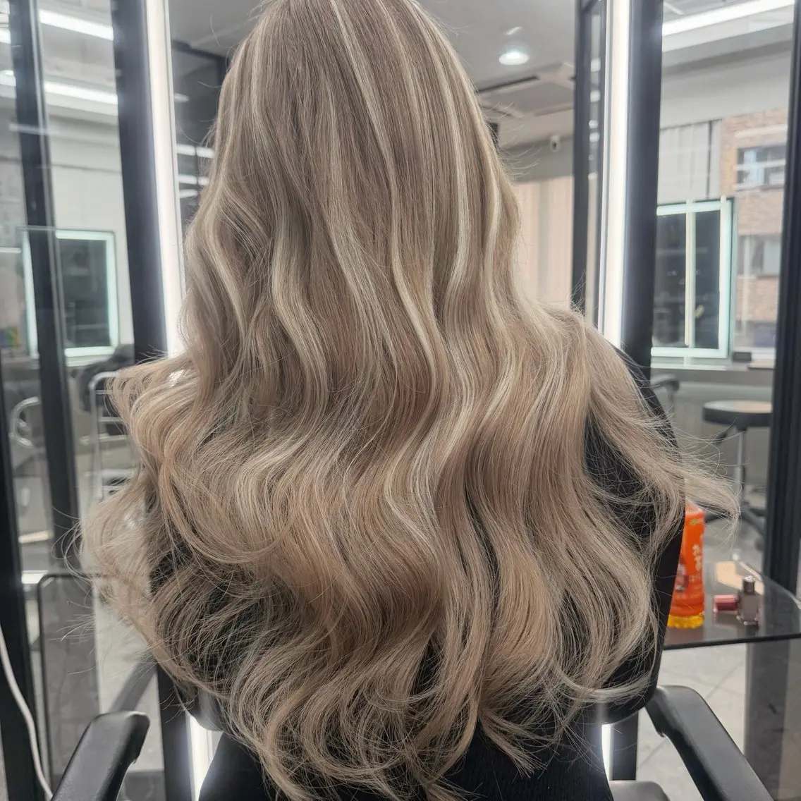ロング カラー シールエクステ ハイトーンカラー エクステ ヘアカラー エクステ シールエクステ特化 ハイトーン、NANAのヘアスタイル