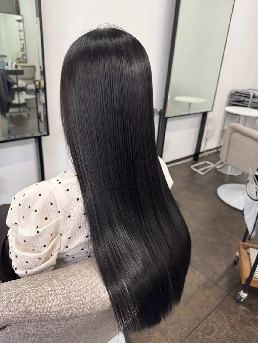 ロング Misaki / 艶カラーのヘアスタイル