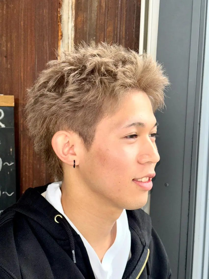 カラー メンズ 佐伯 桃香のヘアスタイル