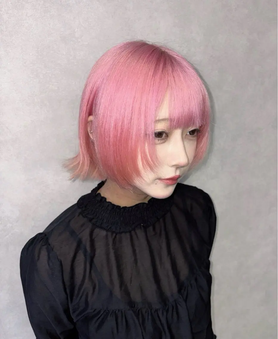 ショート カラー カット ヘアカラー ハイトーンカラー 💚りょうか💚のヘアスタイル