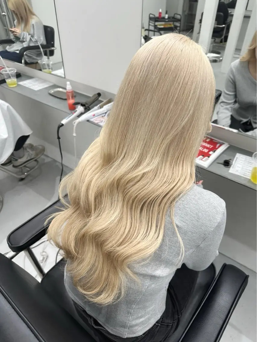 ロング カラー ヘアカラー トリートメント ミルクティーベージュ 新潟万代/かのん🎀のヘアスタイル