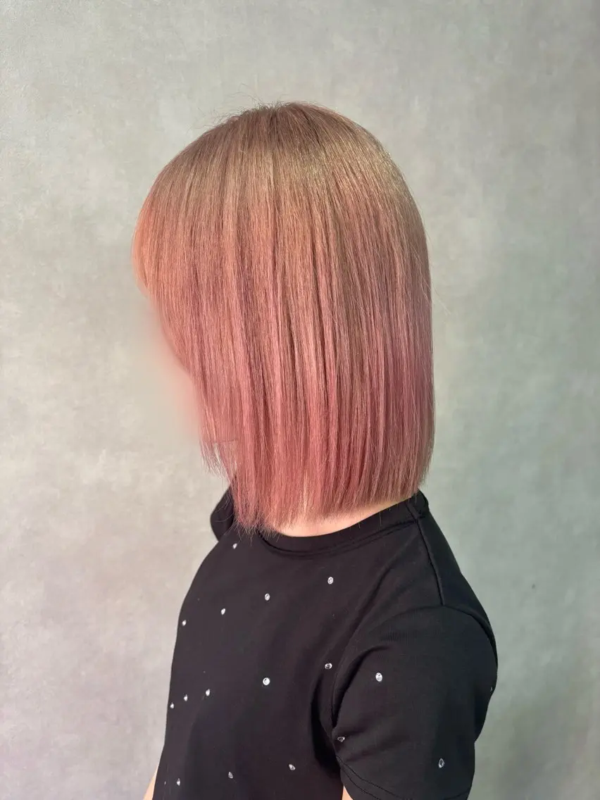 ショート カラー ベージュカラー ブリーチ ピンクカラー ピンクベージュ ヘアカラー OZ 梅田店／ ユウリのヘアスタイル