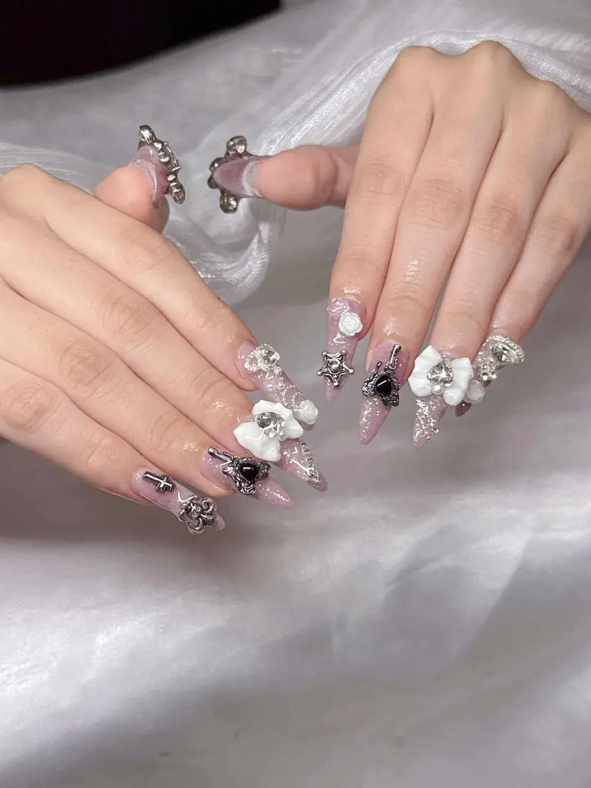 ネイル 長さ出し グラデーション 卒業式 キラキラネイル マグネットネイル ハンドネイル Lee Nailsのネイルデザイン