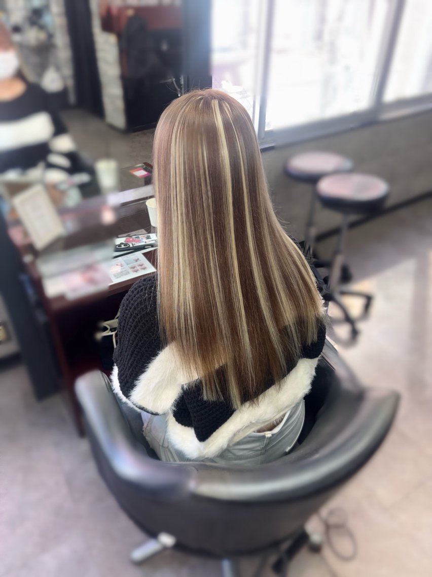セミロング ヘアカラー ハイトーンカラー 💚りょうか💚のヘアスタイル