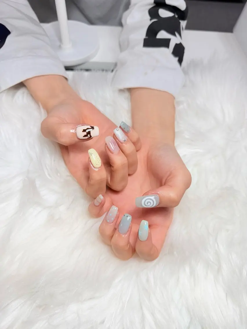 ネイル オーロラネイル チークネイル フットネイル フレンチネイル ジェルネイル ハンドネイル Nichi Nailsのネイルデザイン