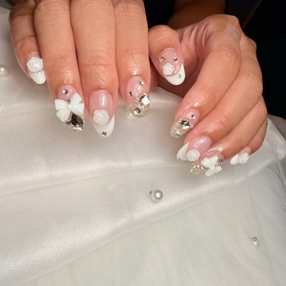 ネイル アートネイル フラワーネイル キラキラネイル ラメ(グリッター) ニュアンスネイル ハンドネイル 🌹Belle Nail🌹のネイルデザイン
