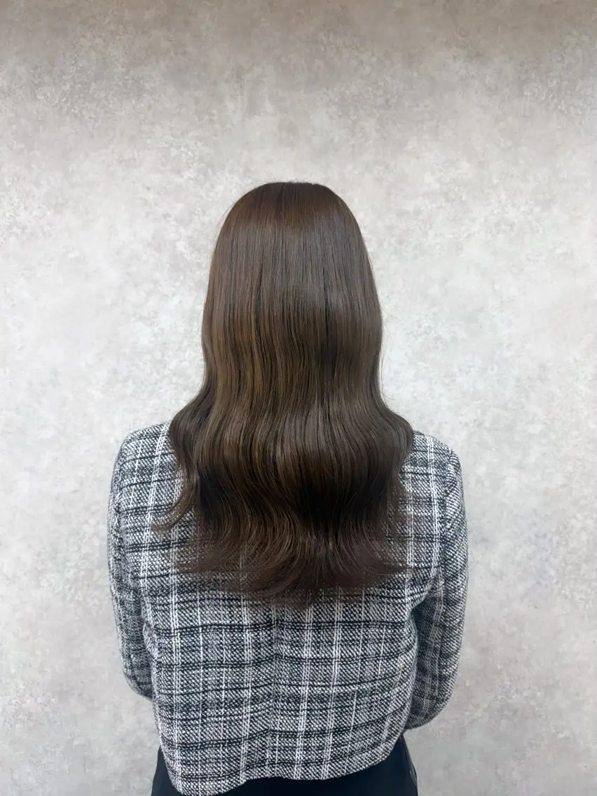 セミロング カラー ブリーチ ブリーチなしカラー オリーブカラー カット ヘアカラー トリートメント 村田梨乃/ minim hairのヘアスタイル