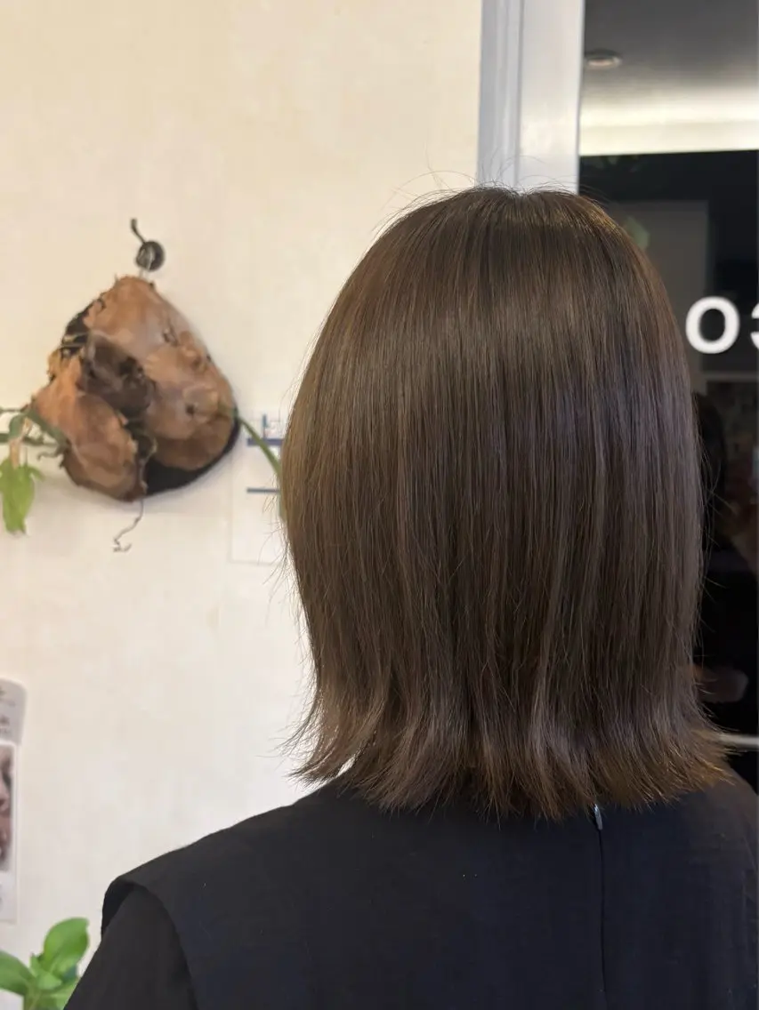 カラー グレージュ オリーブグレージュ オリーブグレー ヘアカラー 東 結菜のヘアスタイル