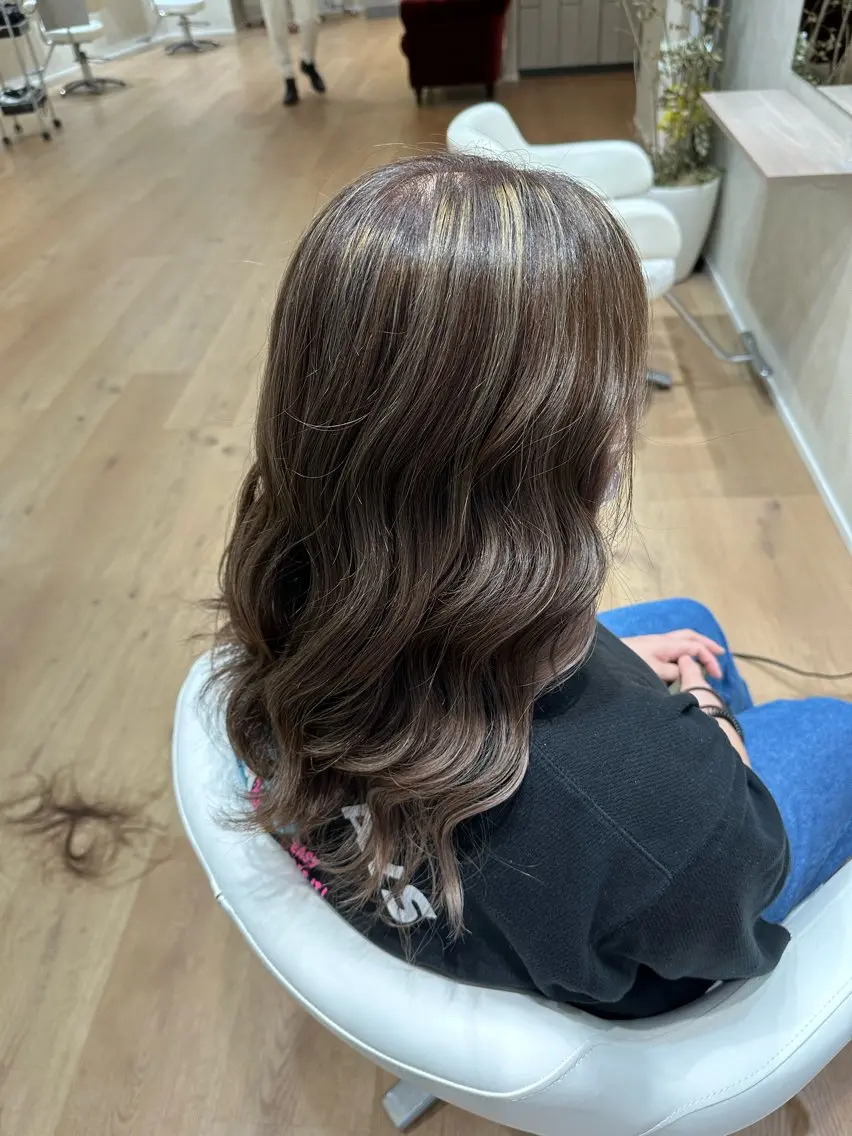 ロング カラー ハイライトカラー ハイライト カット ヘアカラー トリートメント 【似合わせ】 藤原 拓徒のヘアスタイル