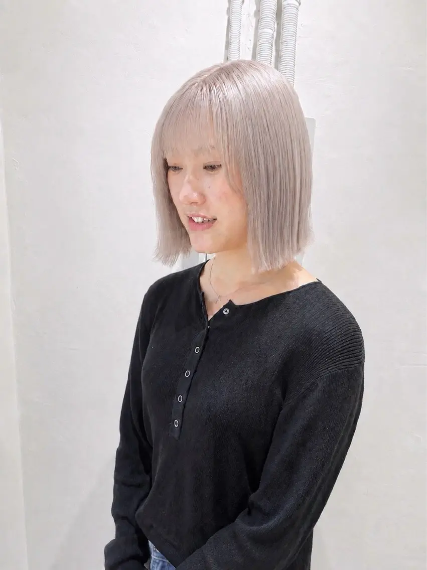 ミディアム カラー ブリーチ 似合わせカット Muミュー/ブリーチ ハイトーン Wカラーのヘアスタイル
