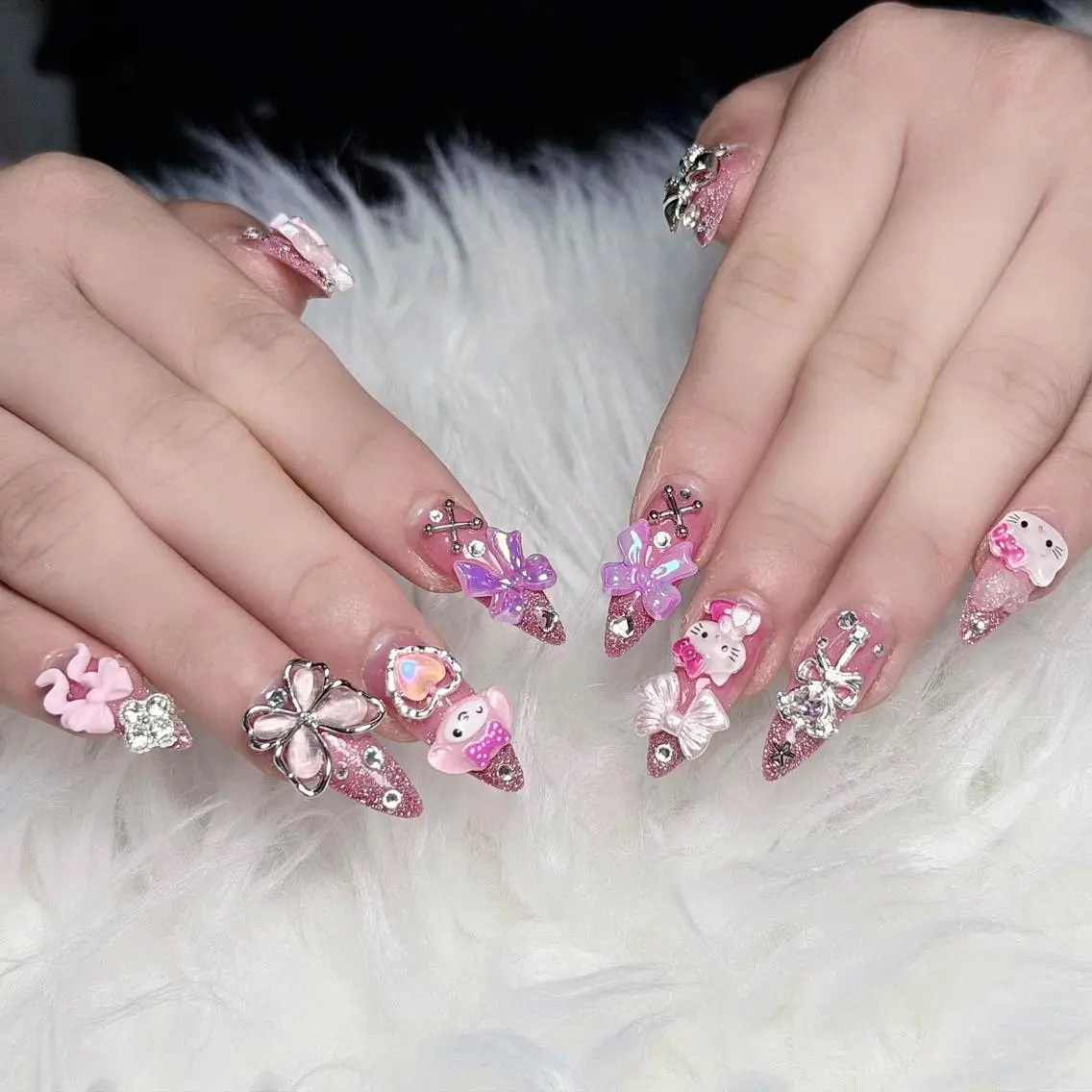 ネイル アートネイル チークネイル ドット フットネイル フレンチネイル ハンドネイル ハンドケア Mika Nails 心斎橋のネイルデザイン