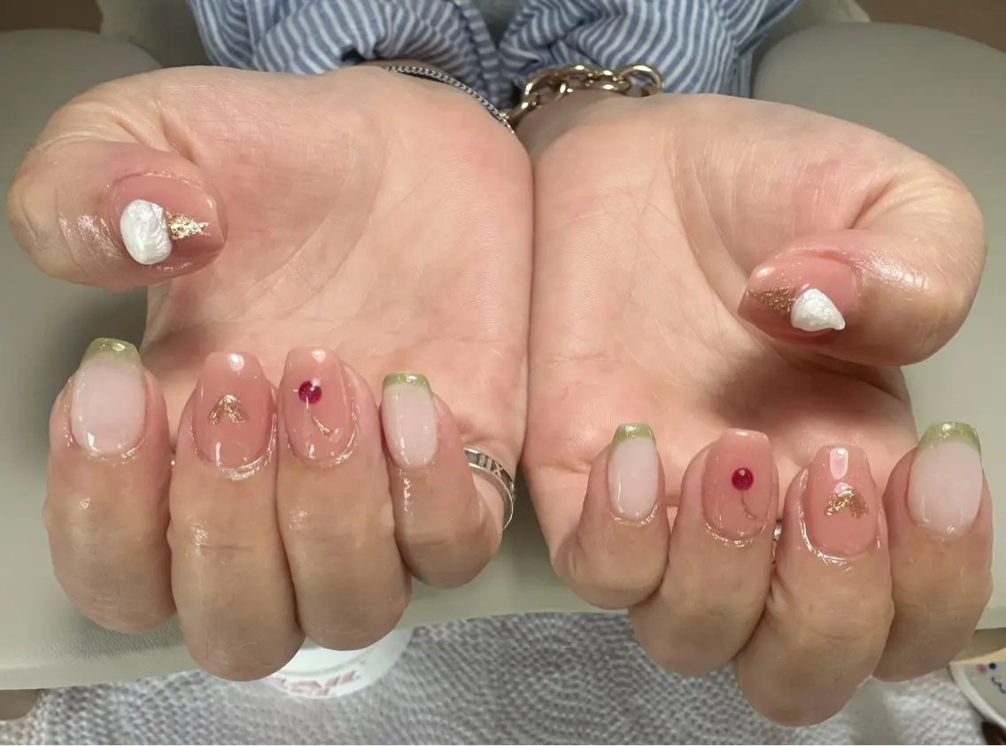 ネイル ハンドネイル ハンドケア Shiori Nailのネイルデザイン