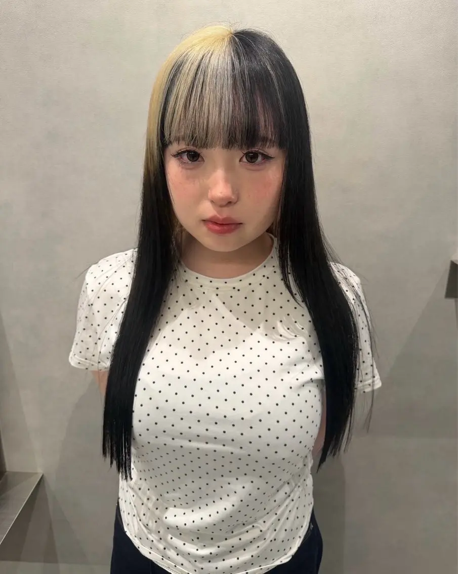 セミロング ヘアカラー 透明感🥇ミルクティ グレージュ特化のヘアスタイル
