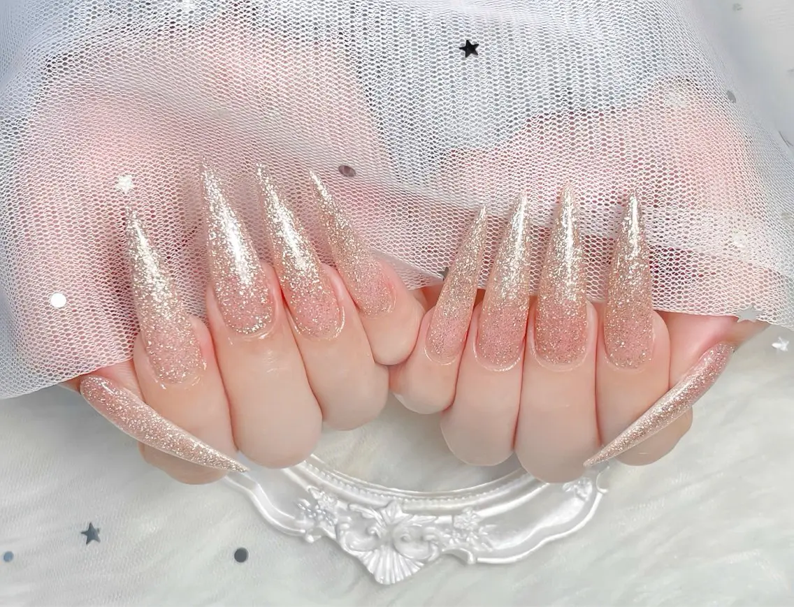 ネイル チークネイル 長さ出し フレンチネイル ジェルネイル グラデーション ハンドネイル THANHTHANH NAILのネイルデザイン