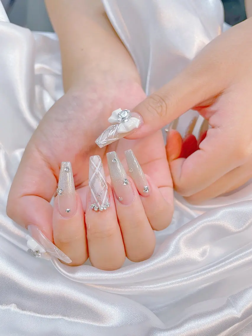 ネイル アートネイル フレンチネイル キラキラネイル 韓国ネイル 水色 Rin Nail 新大久保店のネイルデザイン