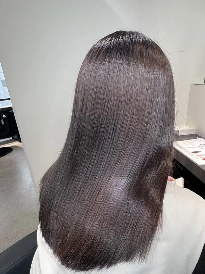 カラー 江坂 misaki のヘアスタイル