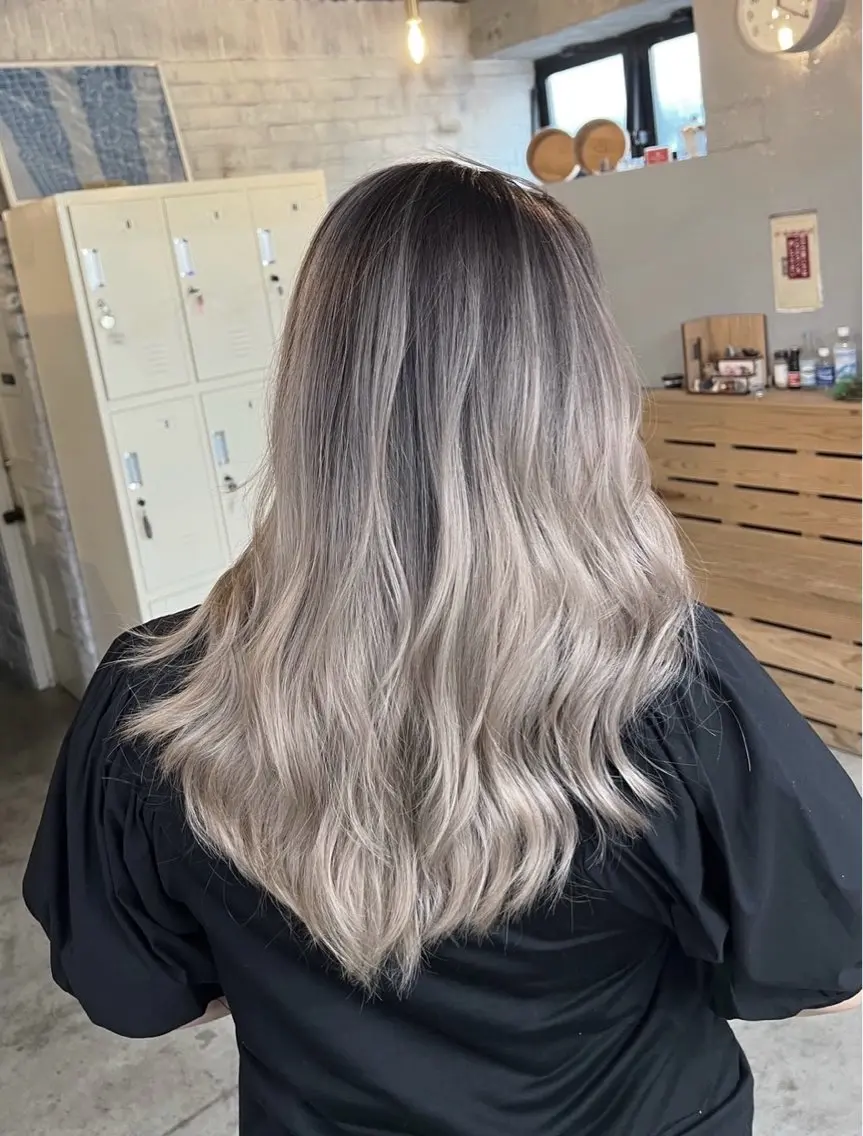 セミロング カラー バレイヤージュ レイヤーカット ヘアカラー トリートメント 指名数No.1 /NAOYAのヘアスタイル