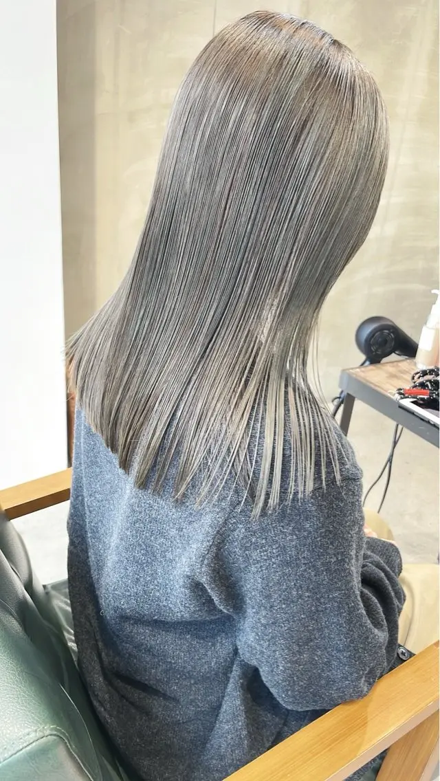 カラー カラー/ダブルカラー グレイカラー椿こはなのヘアスタイル