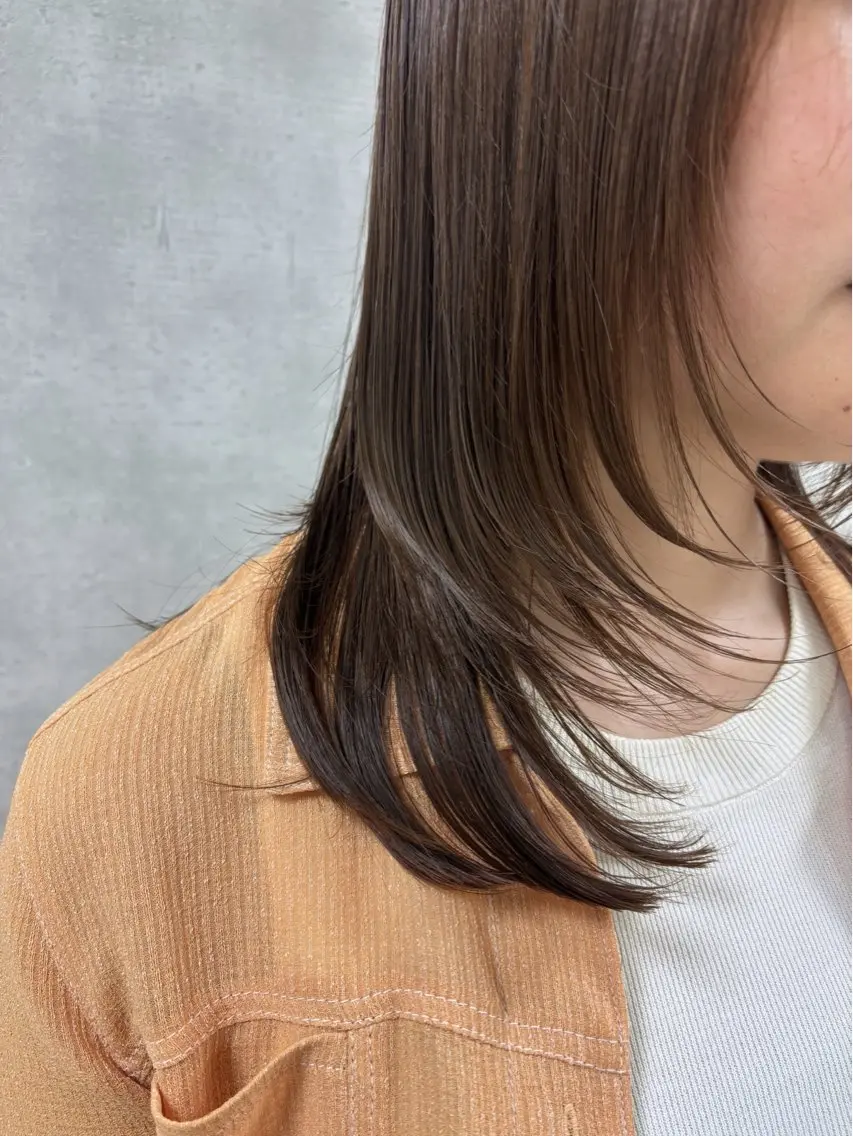 セミロング カラー レイヤーカット カット ヘアカラー トリートメント 多田 栞里のヘアスタイル